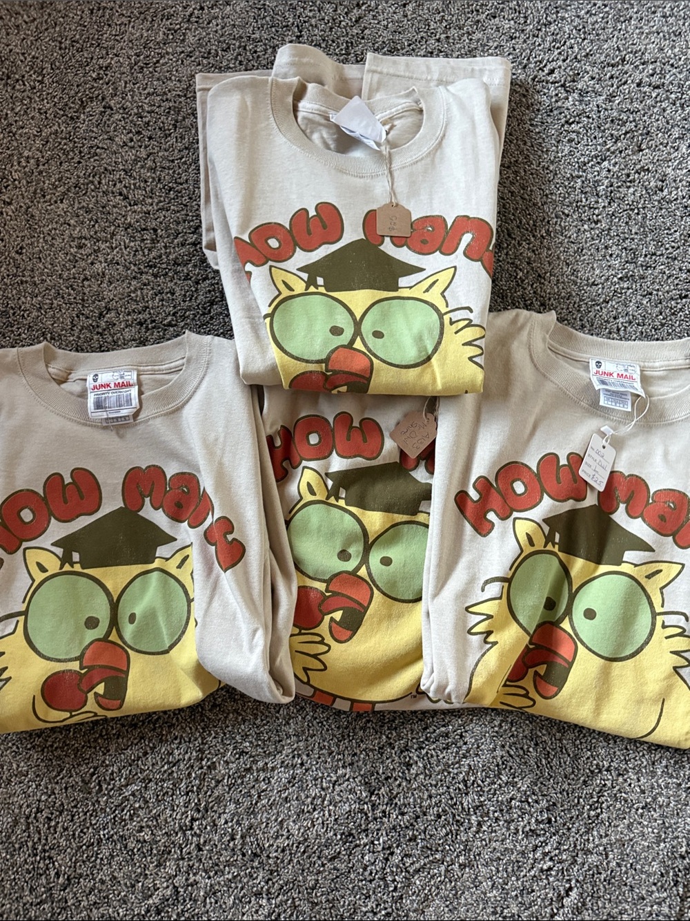 Vintage How Maui Cartoon Graphic Sweatshirt - Cream & Yellow